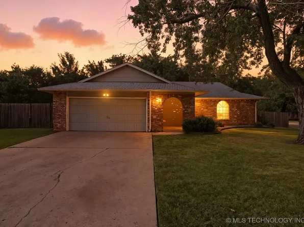 10025 E 33rd Pl, Tulsa, OK 74146