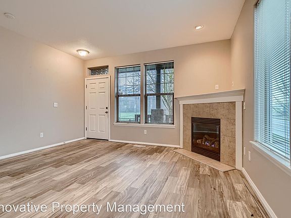 4th image of 1497 NE Lockheart Ln