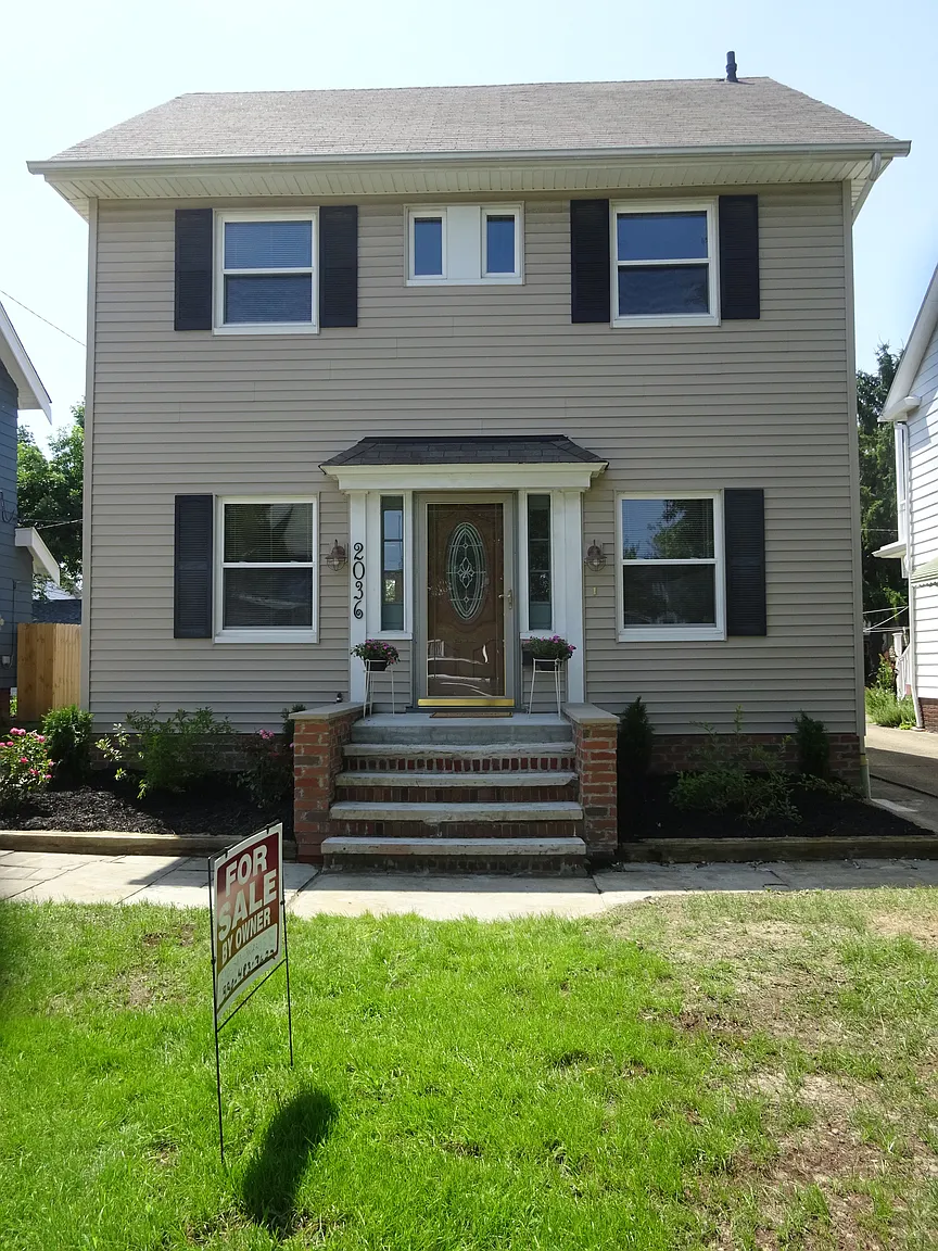 2036 Wascana Ave photo 1