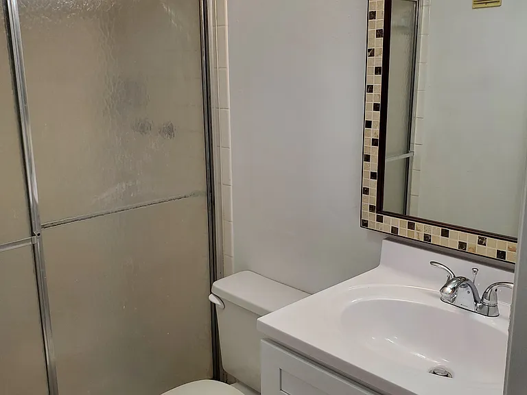 Sherwood Square Apartments — Photo 23