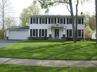 287 Orchard Creek Ln, Rochester, NY 14612