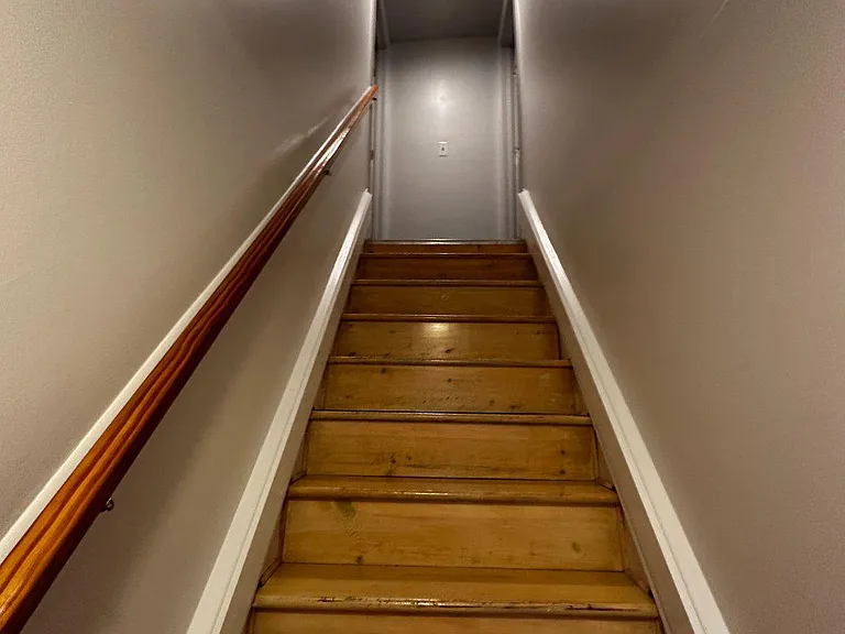 1527 W 36th St #2 — Photo 3