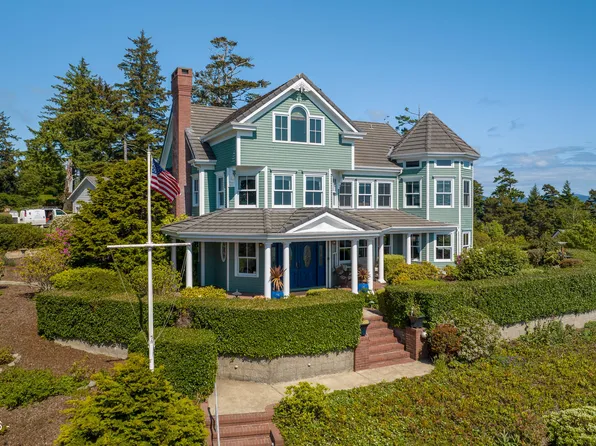 930 NW Highland Dr, Waldport, OR 97394
