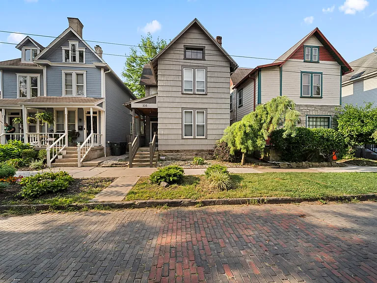 335 W 2nd Ave — Photo 1