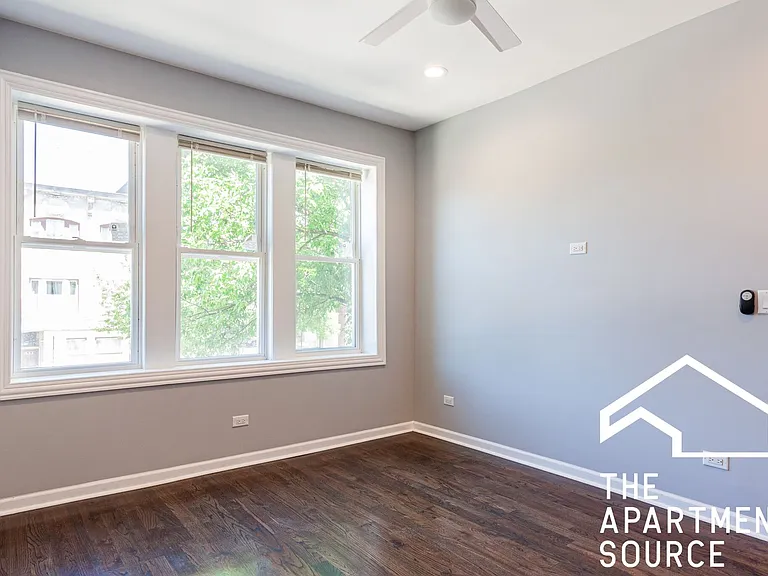 2525 W Division St — Photo 9