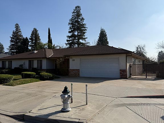 2nd image of 1389 W Warner Ave