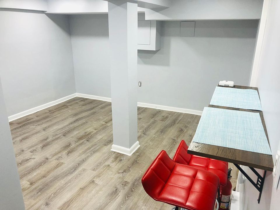 1st image of 15 Chester St Floor 1