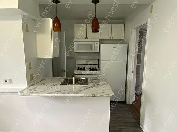 3rd image of 2378 Neil Ave #4