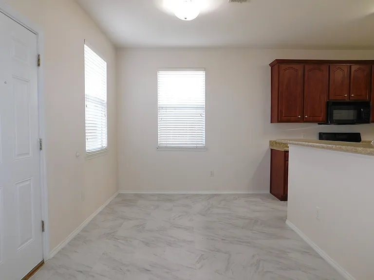 2701 Clark Dr — Photo 13