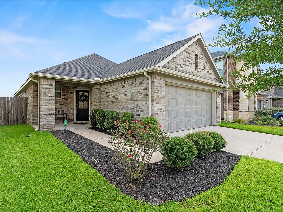 1st image of 31222 Pinebrook Falls Ln