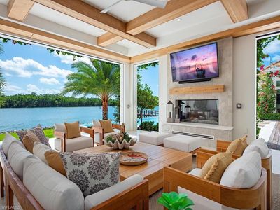 860 Admiralty Parade E, Naples, FL, 34102