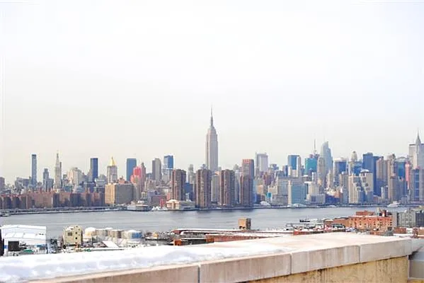 Sold by Luxe Group | media 10