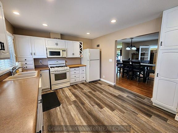 5th image of 1703 W Anna St