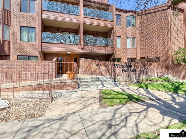 1300 G St APT 202E, Lincoln, NE 68508