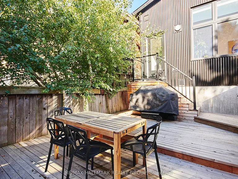 144 Florence St — Photo 30