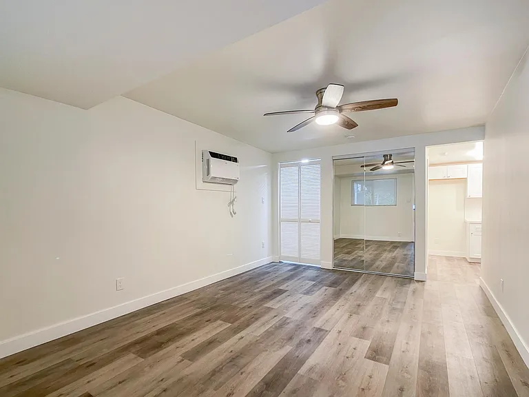 3039 E Oak St #2 — Photo 8