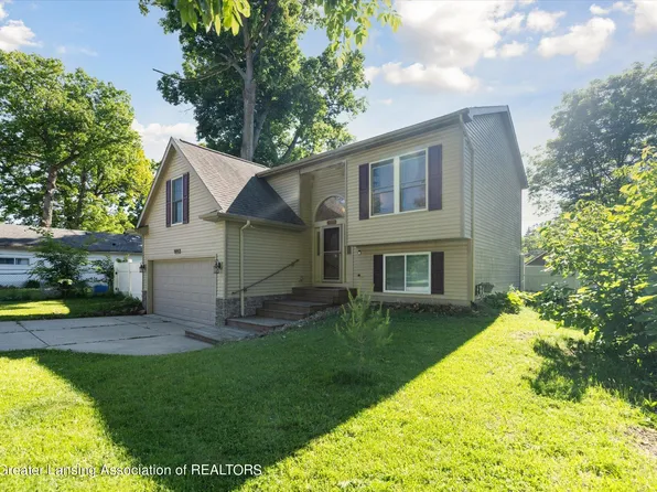 5975 Harvey St, Haslett, MI 48840