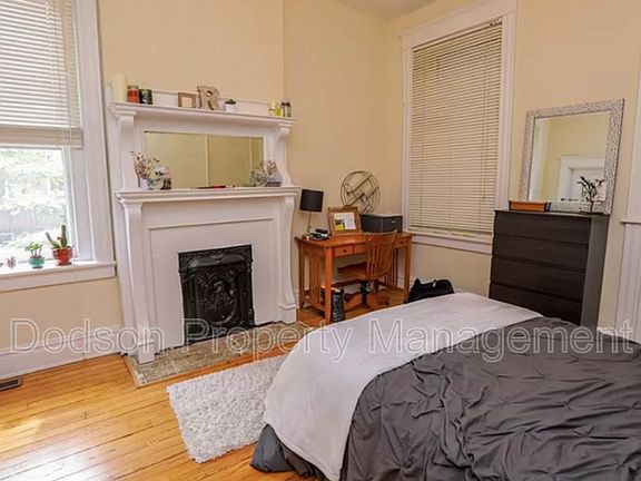 4th image of 2401 Grove Ave #1