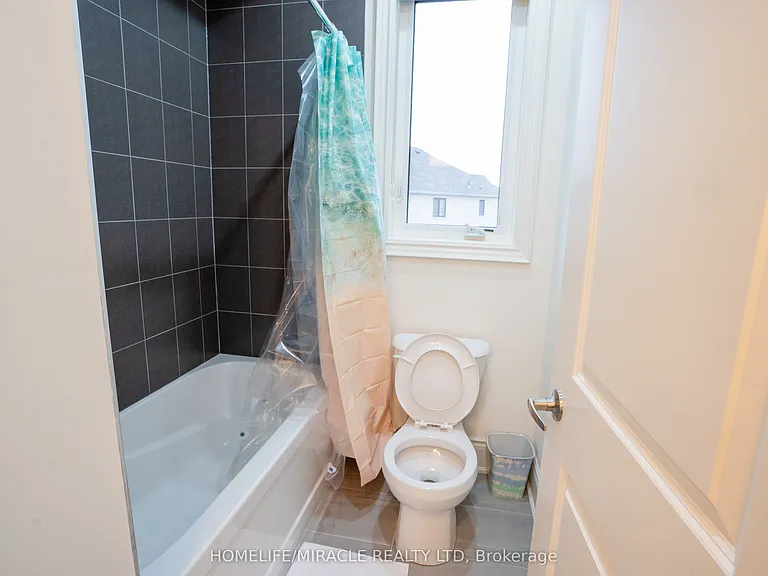 93 Bluebird Blvd — Photo 38