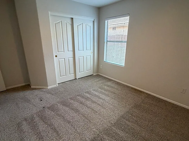 352 W Gascon Rd — Photo 11