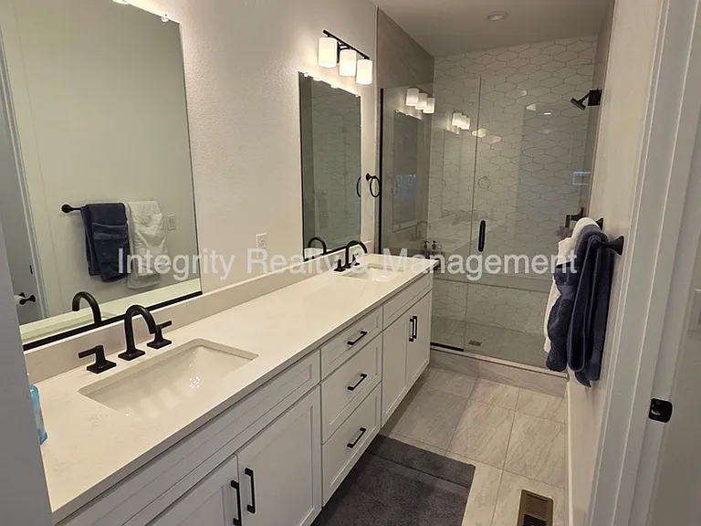 11014 E Hinsdale Cir — Photo 21