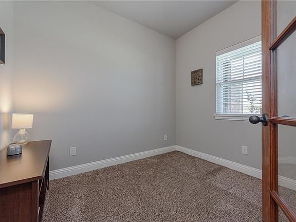 5th image of 3911 Kensington Dr