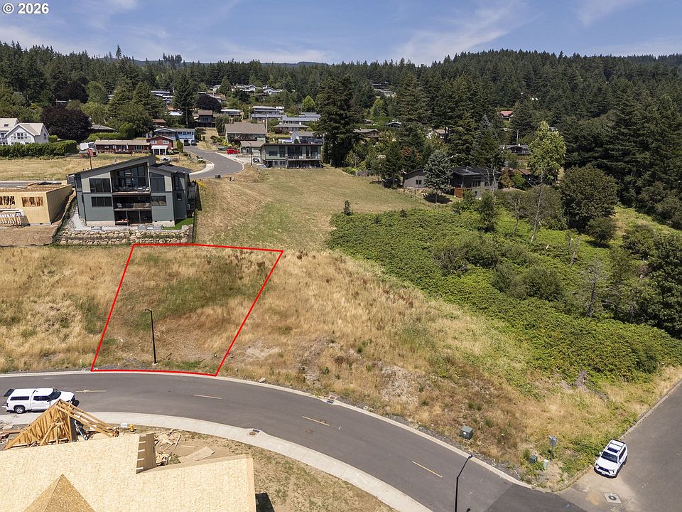 1st image of 215 NE Upper Basso Cir