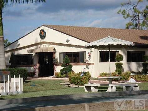2nd image of 626 Sea Pine Way APT B1