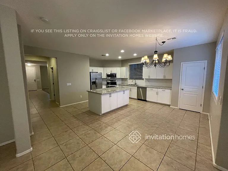 3810 E Chickadee Rd — Photo 4