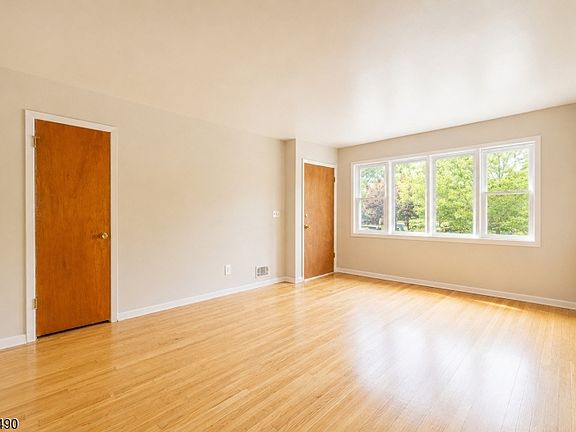 4th image of 1224 Union St