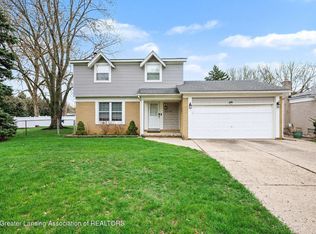 42788 Michigan Dr, Sterling Heights, MI 48313