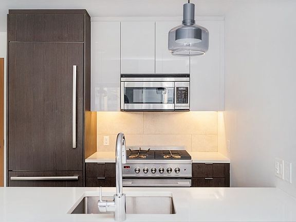 4th image of 375 Canal St #Penthouse 203