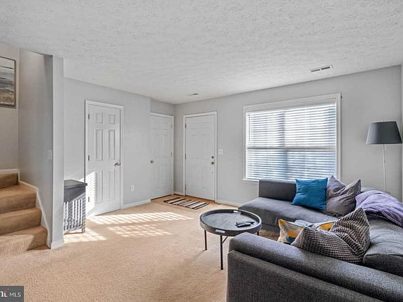 4th image of 4009 Canopy Way