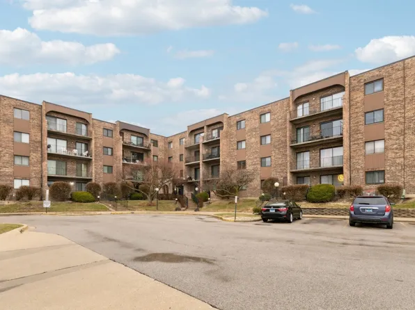 601 W Huntington Commons Rd APT 106, Mount Prospect, IL 60056