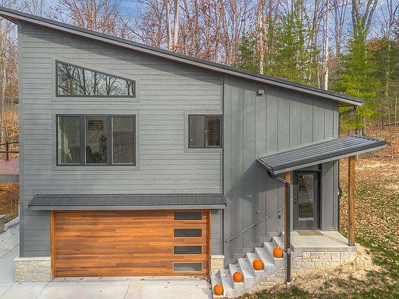 4th image of 205 Woods Ln