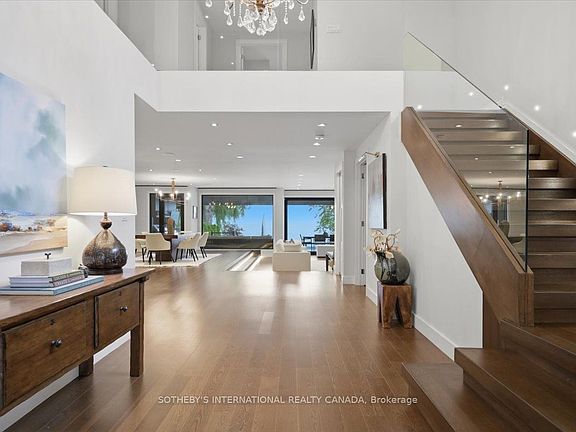 5th image of 102 Cumberland Dr