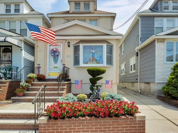 65-11 79th Place, Middle Village, NY 11379