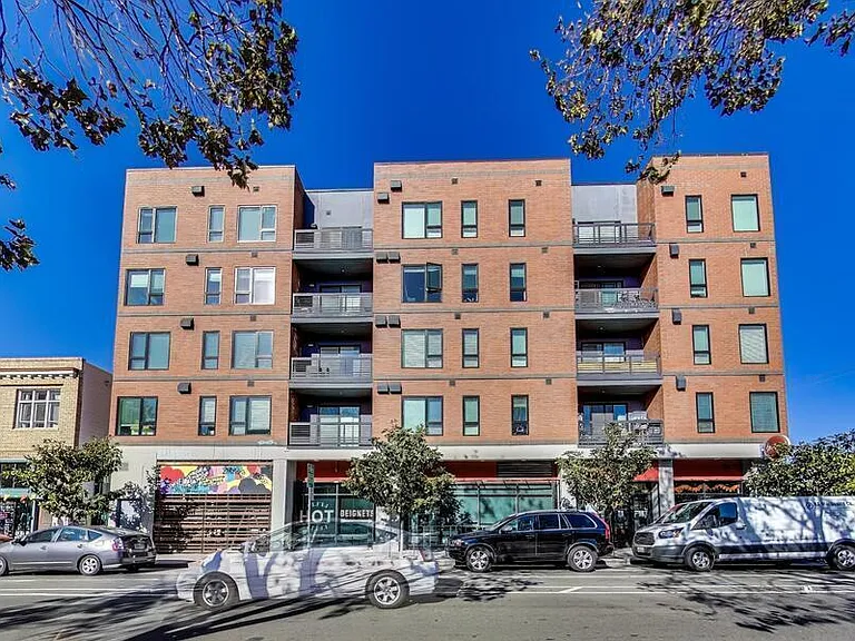 4045 Broadway — Photo 1