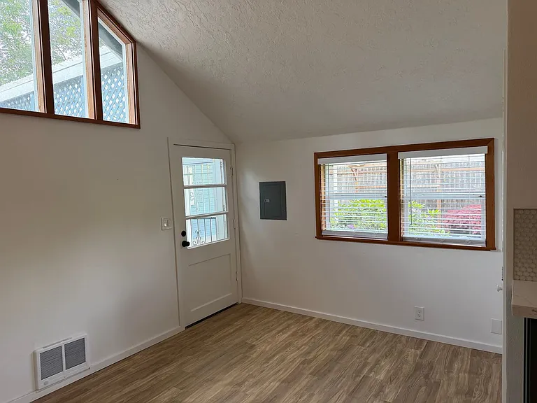 1785 W 14th Ave #B — Photo 7