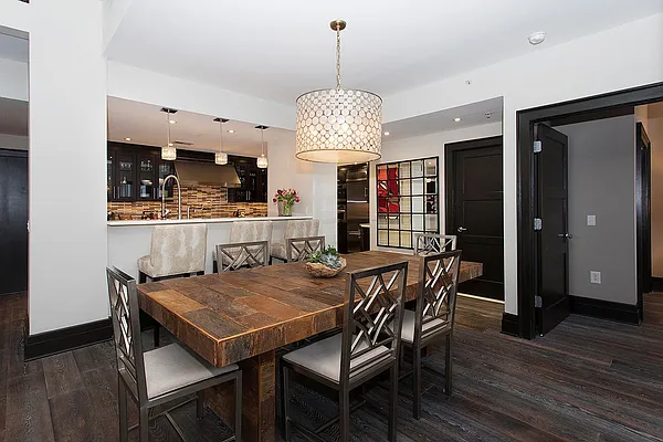 Sold by Nestseekers | media 4