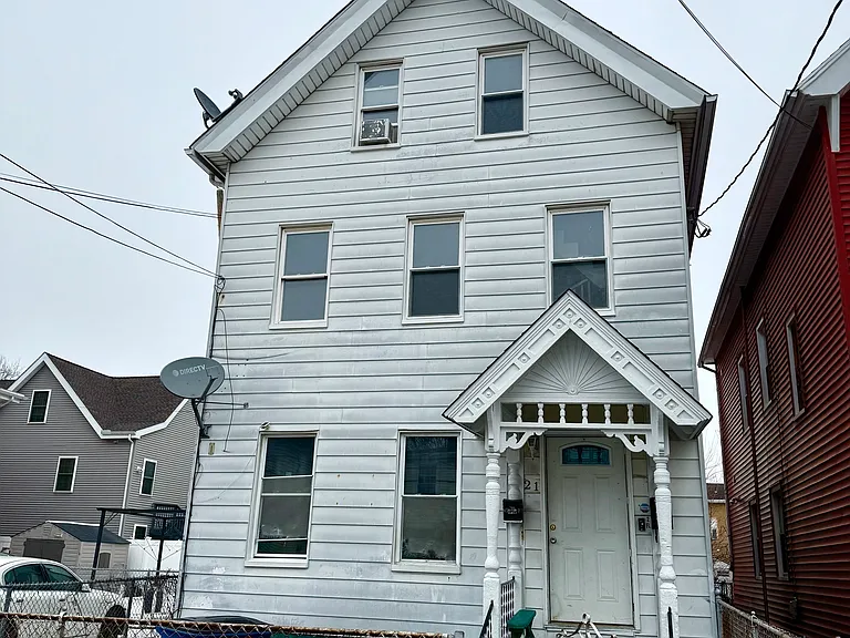 21 Edgar St #2 — Photo 1