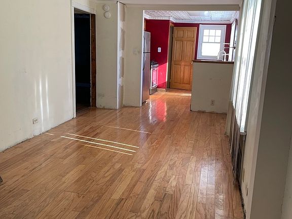 3rd image of 33 N Bierman Ave