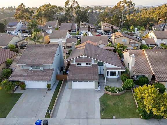 3rd image of 7360 Canyon Peak Ln