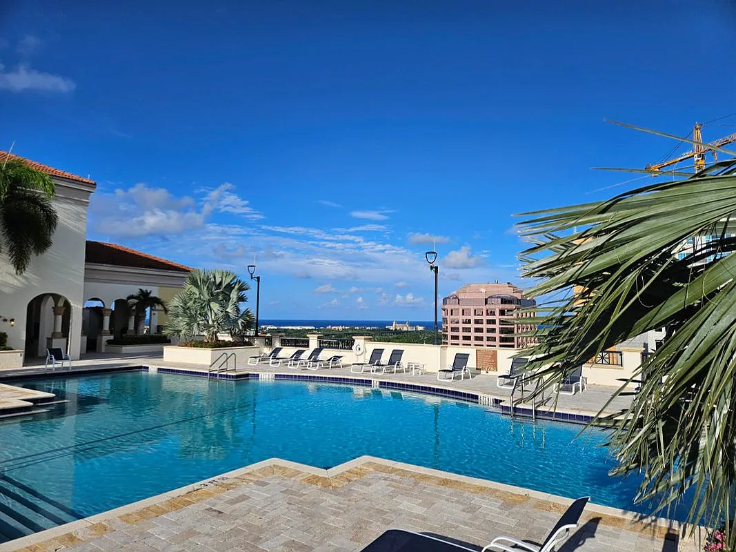 1 bed, 1.5 bath, 1096 sqft, $3,150 — Photo 4