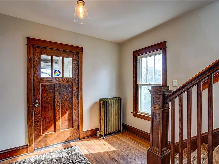 513 Troy Dr — Photo 3