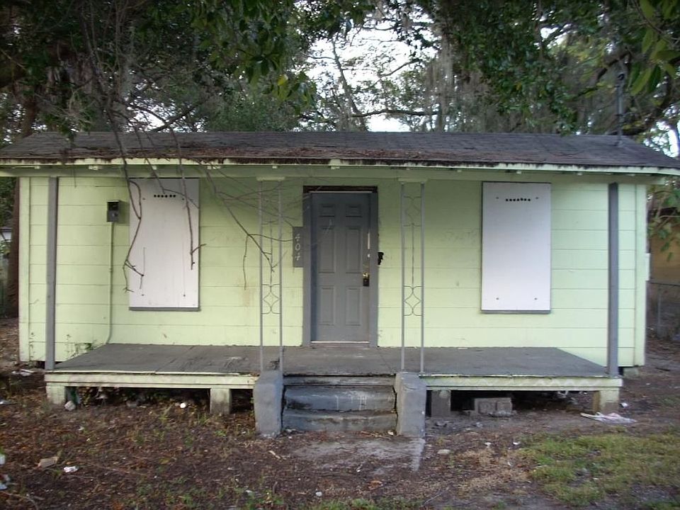 1st image of 404 E Virginia Ave