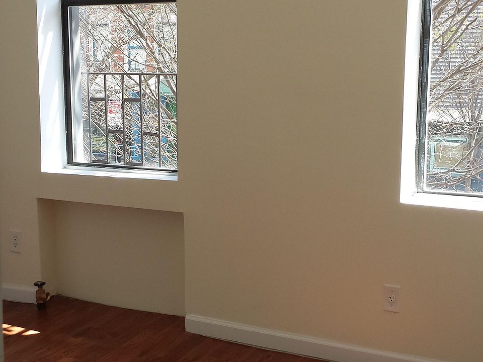 1st image of 129 Avenue C Frnt 1