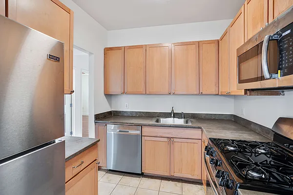 Rented by Compass | media 7