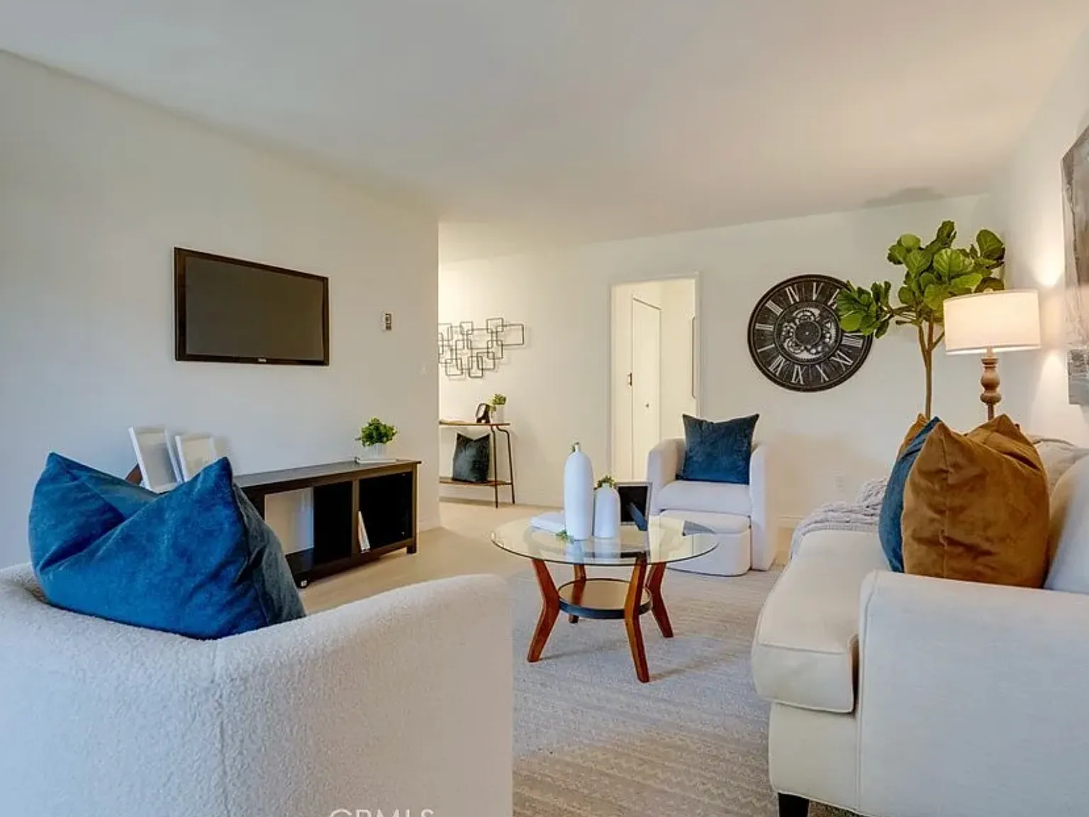 3 bed, 1221 sqft, $4,500 — Photo 2