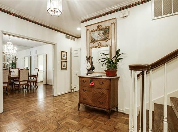 5th image of 3709 Normandy Ave